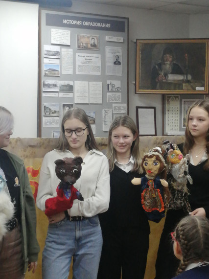 Школьный музей «Наследие» школы № 125″ отпраздновал первый юбилей школьного кукольного театра &quot;Буратино&quot;&quot;.
